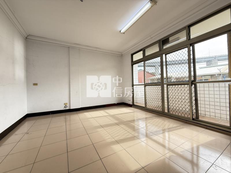 豐原鐮村路美透天房屋室內格局與周邊環境