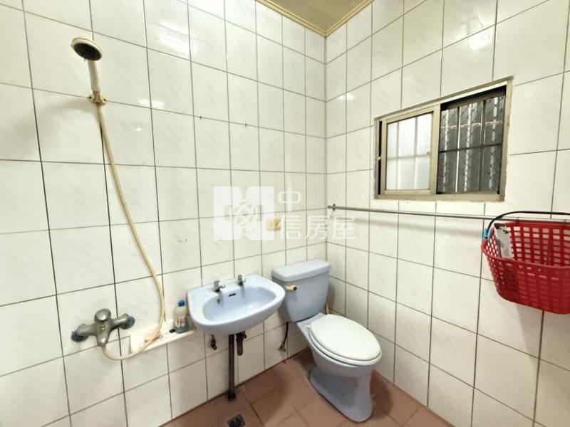 豐原鐮村路美透天房屋室內格局與周邊環境