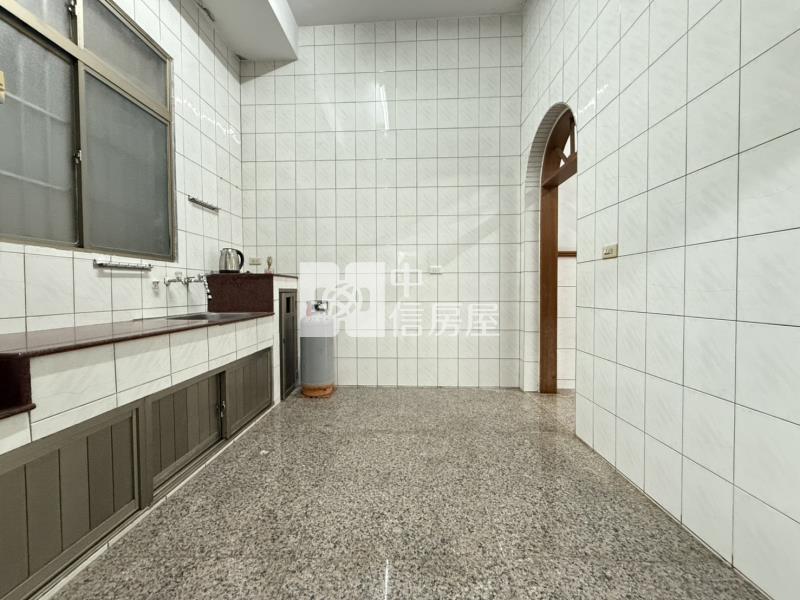 豐原鐮村路美透天房屋室內格局與周邊環境