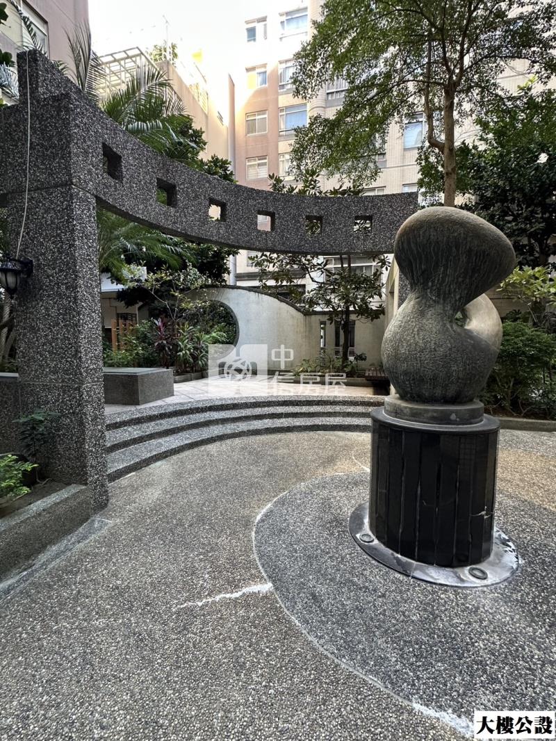 藝文特區-三房+車房屋室內格局與周邊環境