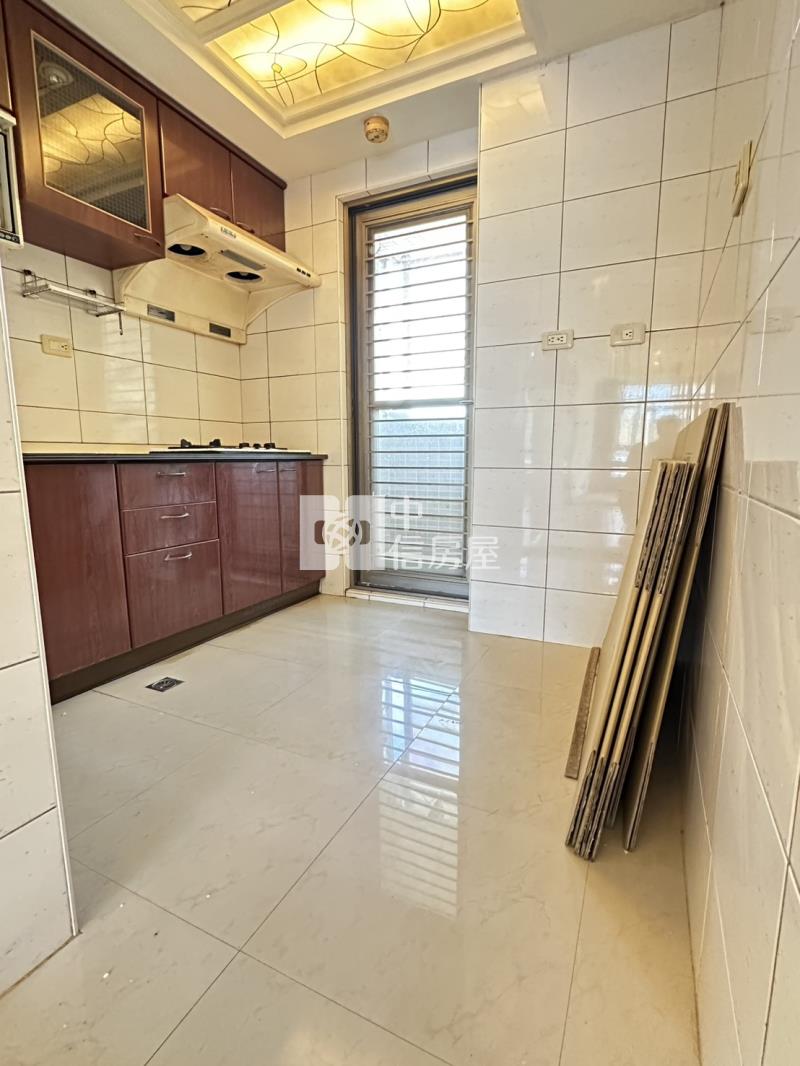 藝文特區-三房+車房屋室內格局與周邊環境