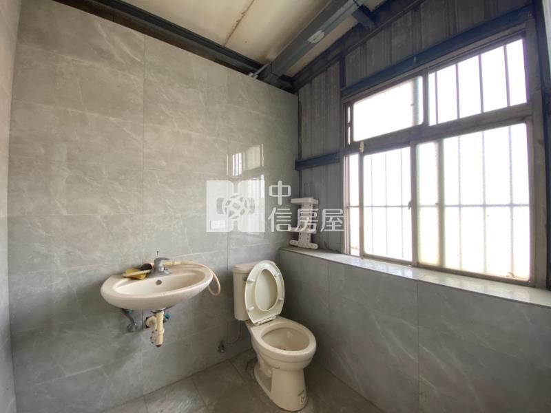 平鎮山仔頂雙拼美透天房屋室內格局與周邊環境