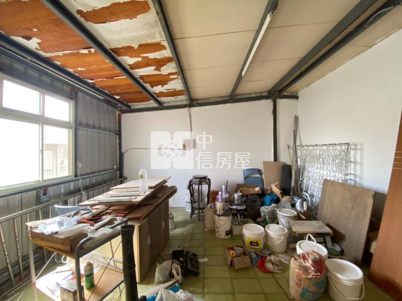 平鎮山仔頂雙拼美透天房屋室內格局與周邊環境