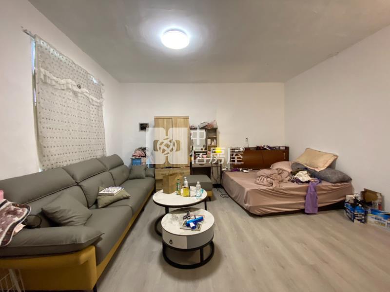 平鎮山仔頂雙拼美透天房屋室內格局與周邊環境