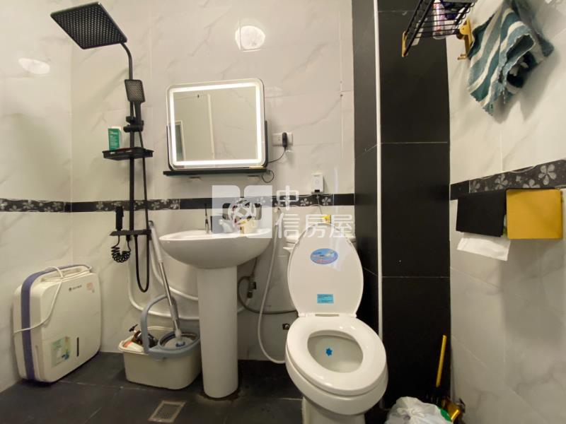 平鎮山仔頂雙拼美透天房屋室內格局與周邊環境