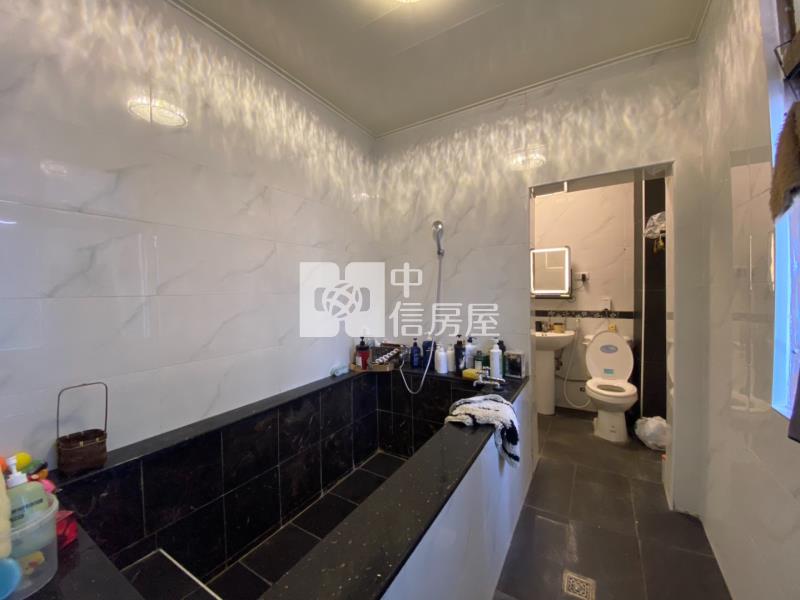 平鎮山仔頂雙拼美透天房屋室內格局與周邊環境