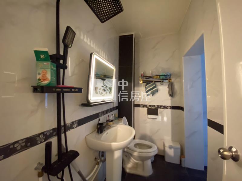 平鎮山仔頂雙拼美透天房屋室內格局與周邊環境