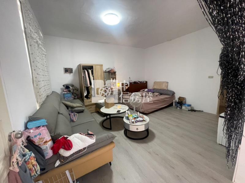 平鎮山仔頂雙拼美透天房屋室內格局與周邊環境