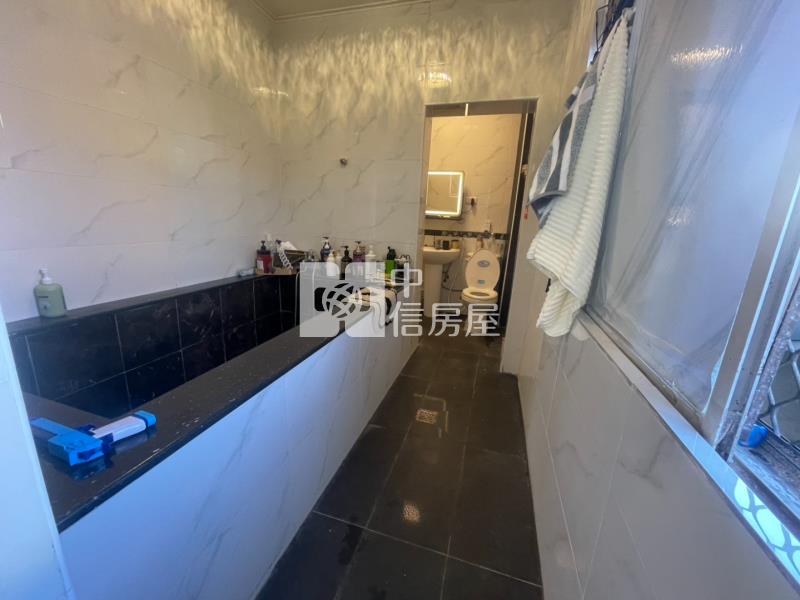 平鎮山仔頂雙拼美透天房屋室內格局與周邊環境