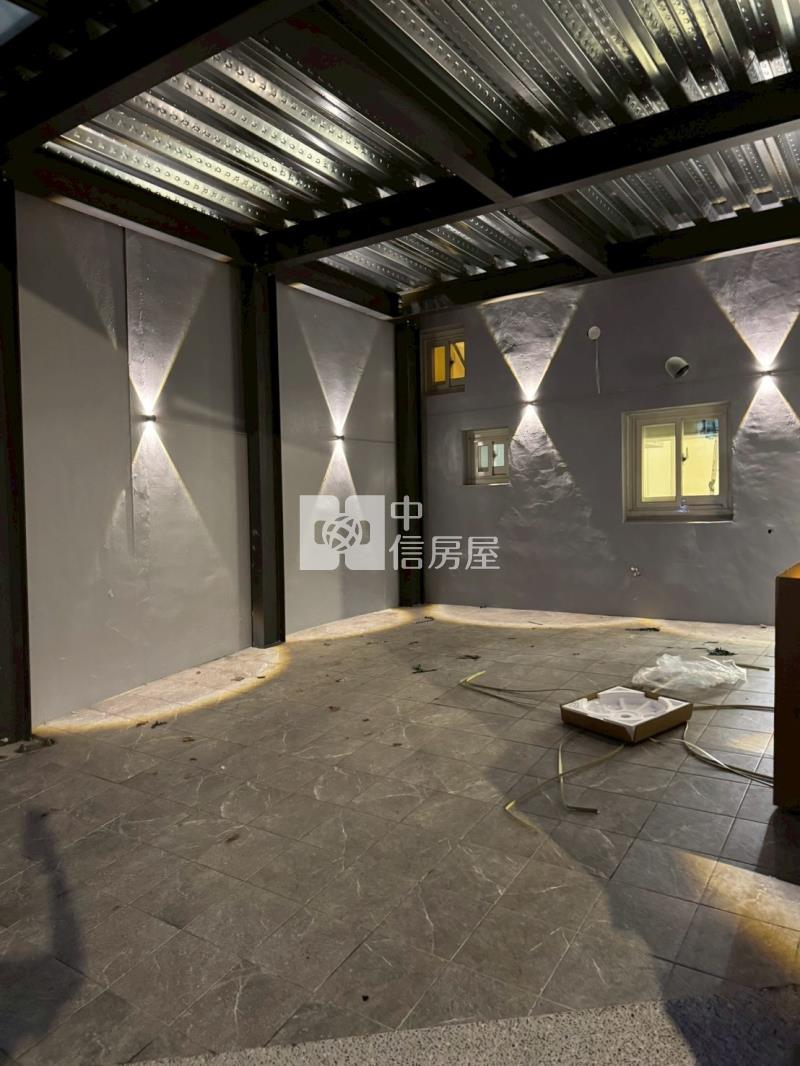 中興商圈全新五房店面房屋室內格局與周邊環境