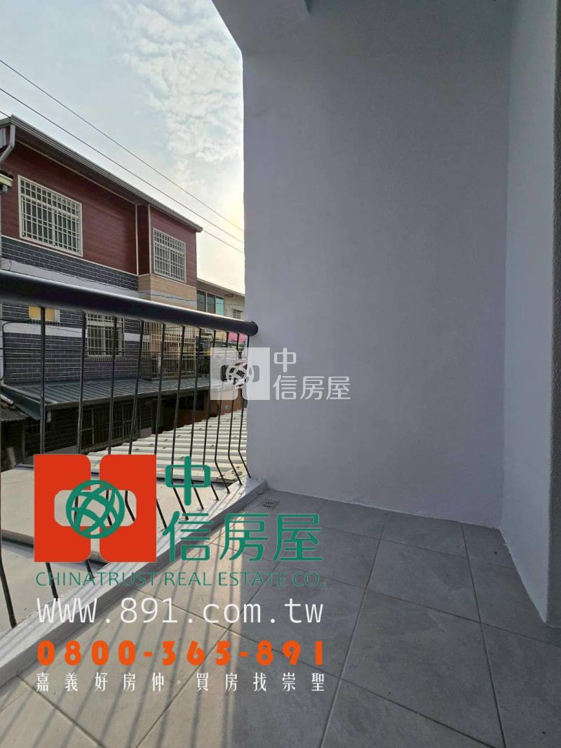 金世界大面寬車庫別墅房屋室內格局與周邊環境