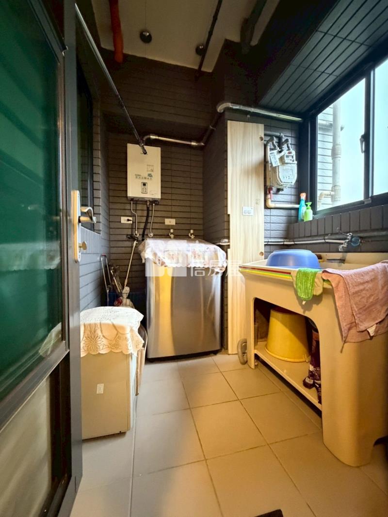 近楊梅市區邊間美裝潢三房車房屋室內格局與周邊環境