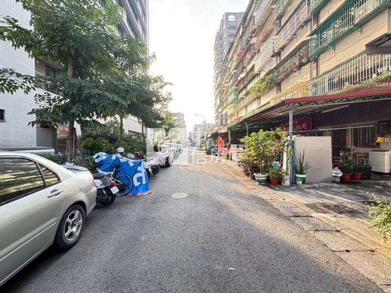 高雄三多商圈華廈美寓房屋室內格局與周邊環境