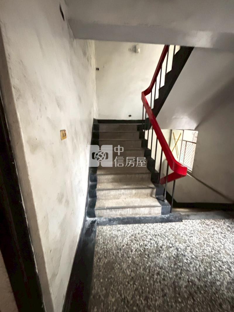 高雄三多商圈華廈美寓房屋室內格局與周邊環境