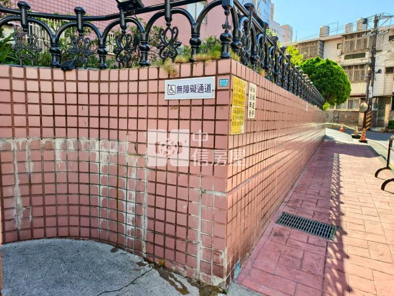 楊明國小旁三房車房屋室內格局與周邊環境