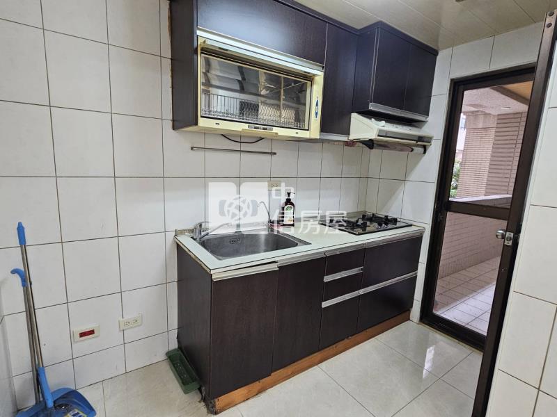 傳世國寶優質三房房屋室內格局與周邊環境