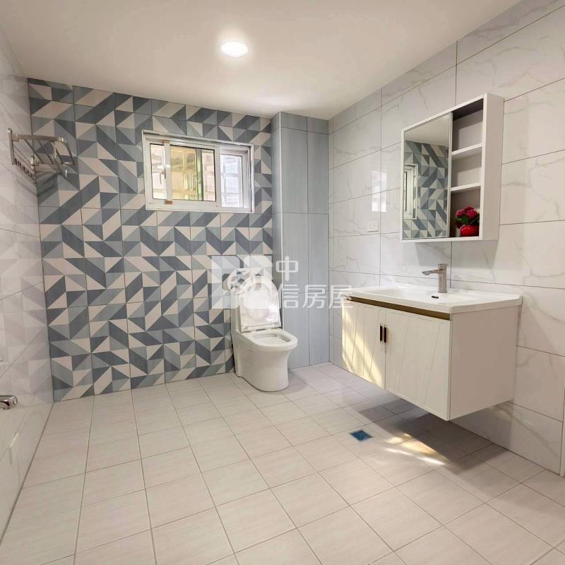 民雄頭橋大面寬車庫別墅房屋室內格局與周邊環境