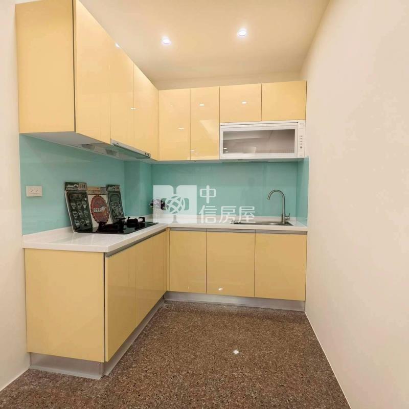 民雄頭橋大面寬車庫別墅房屋室內格局與周邊環境