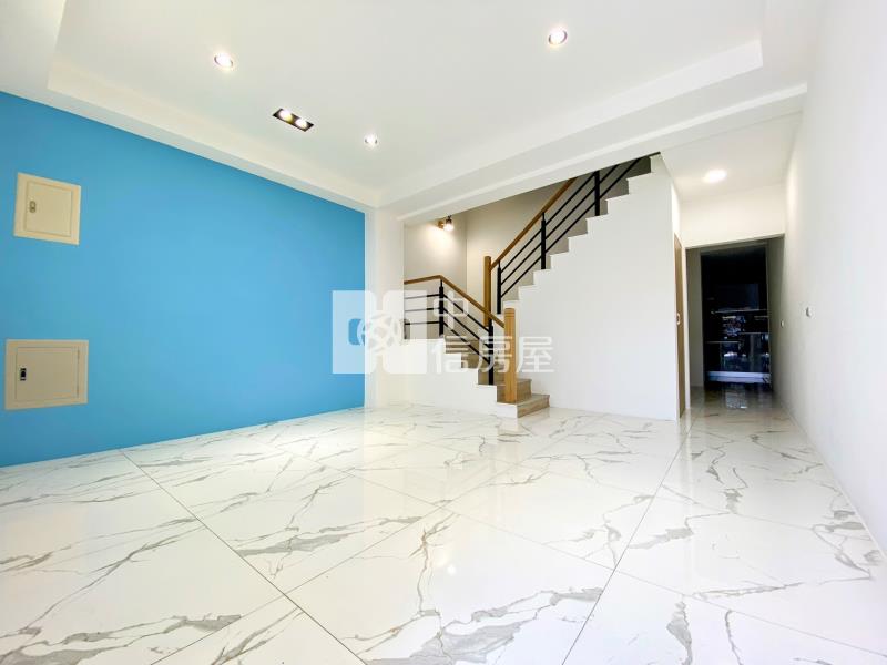 新都路溫馨車墅房屋室內格局與周邊環境