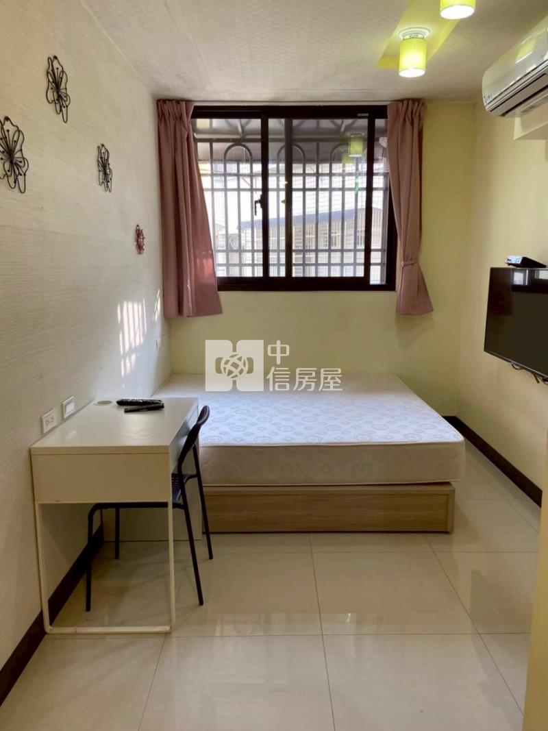 五結圖書館旁輕齡大面寬收租金店房屋室內格局與周邊環境