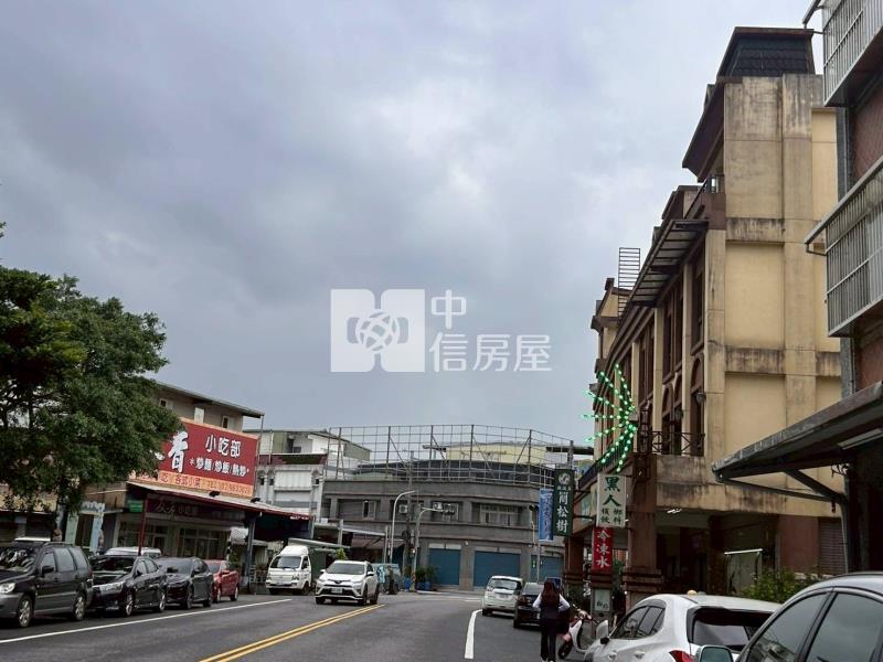 五結圖書館旁輕齡大面寬收租金店房屋室內格局與周邊環境