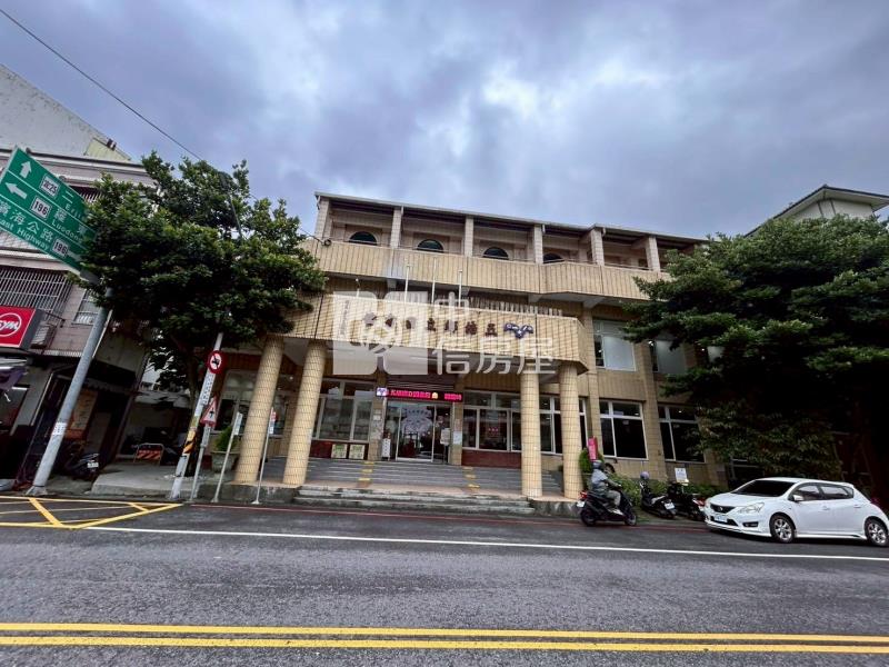 五結圖書館旁輕齡大面寬收租金店房屋室內格局與周邊環境