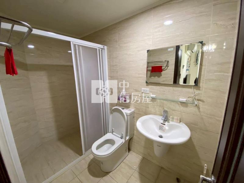 五結圖書館旁輕齡大面寬收租金店房屋室內格局與周邊環境