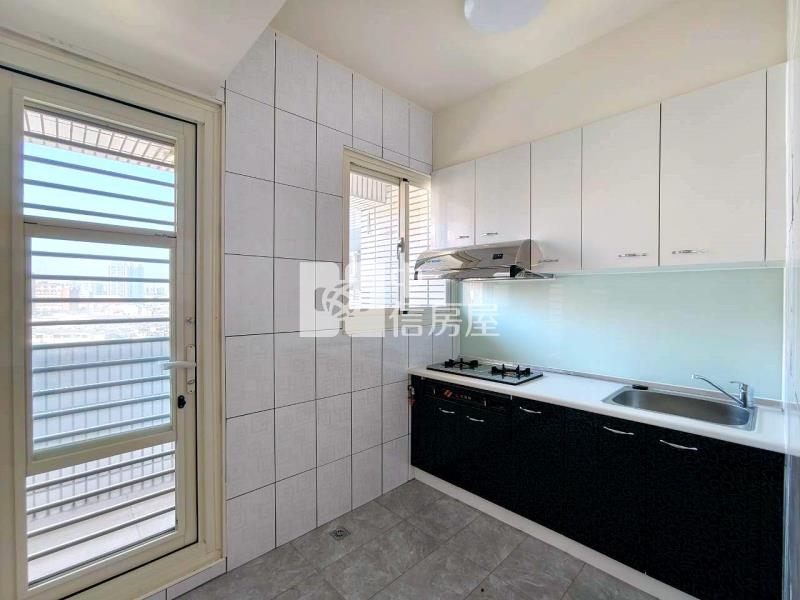 東山商圈建功國小三房車位高樓房屋室內格局與周邊環境