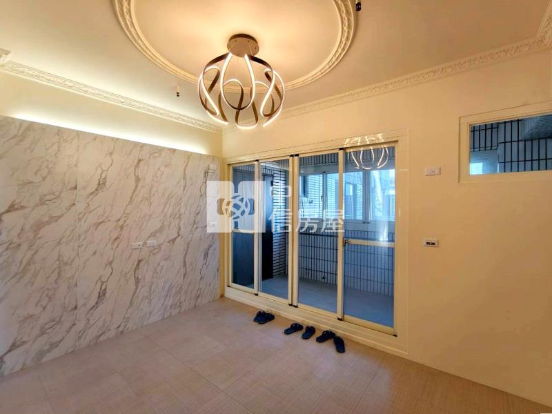 東山商圈建功國小三房車位高樓房屋室內格局與周邊環境