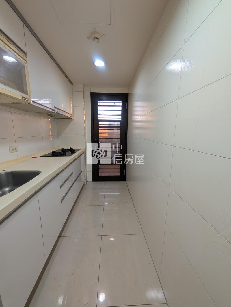 捷境中壢交流道大3房車房屋室內格局與周邊環境