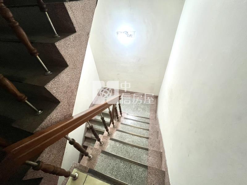 烏日九德7房大地坪透天/大家庭最舒適的選擇！房屋室內格局與周邊環境