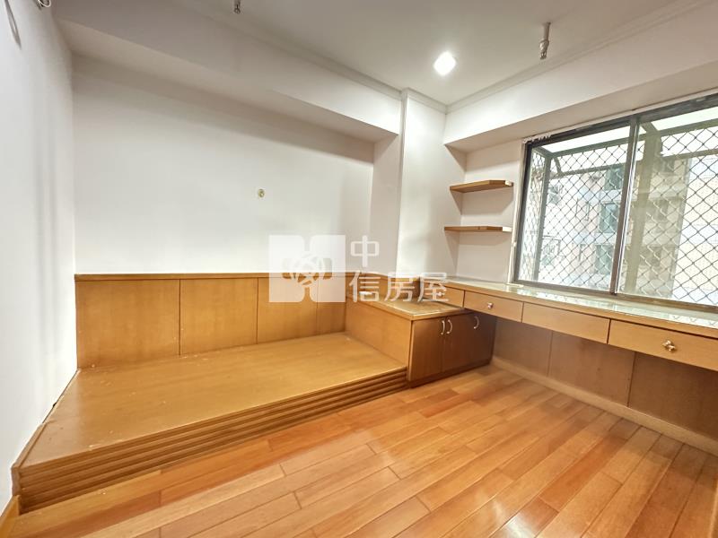 台南東區鄉城陽光鎮大廈三房車房屋室內格局與周邊環境