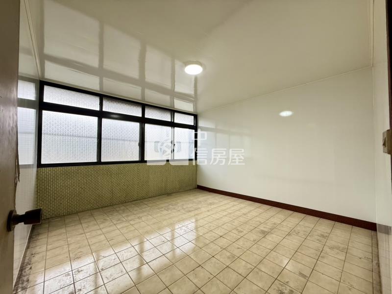 十九甲新仁市場活路美透天房屋室內格局與周邊環境