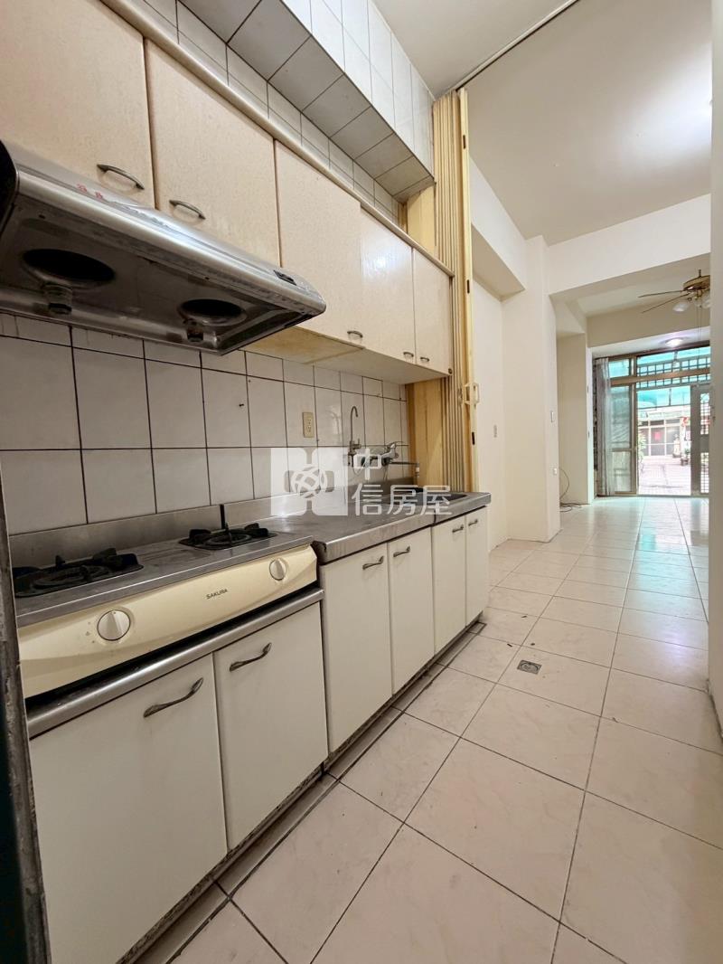 (大里陽光)大里中興商圈小資成家三房車位庭園美屋房屋室內格局與周邊環境