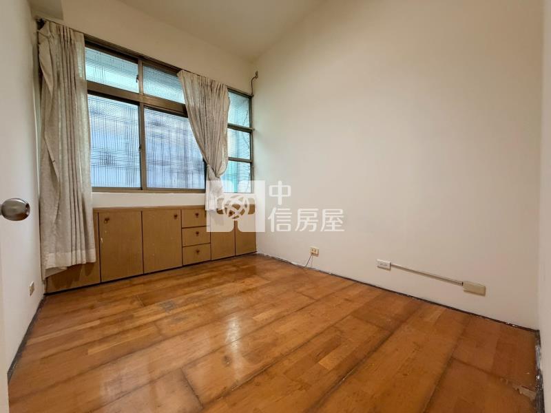 (大里陽光)大里中興商圈小資成家三房車位庭園美屋房屋室內格局與周邊環境