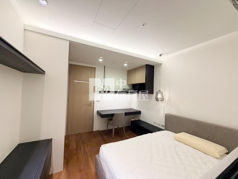 順天御南苑面公園四房雙車房屋室內格局與周邊環境