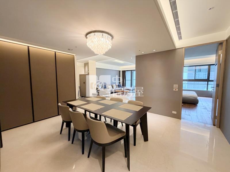 順天御南苑面公園四房雙車房屋室內格局與周邊環境