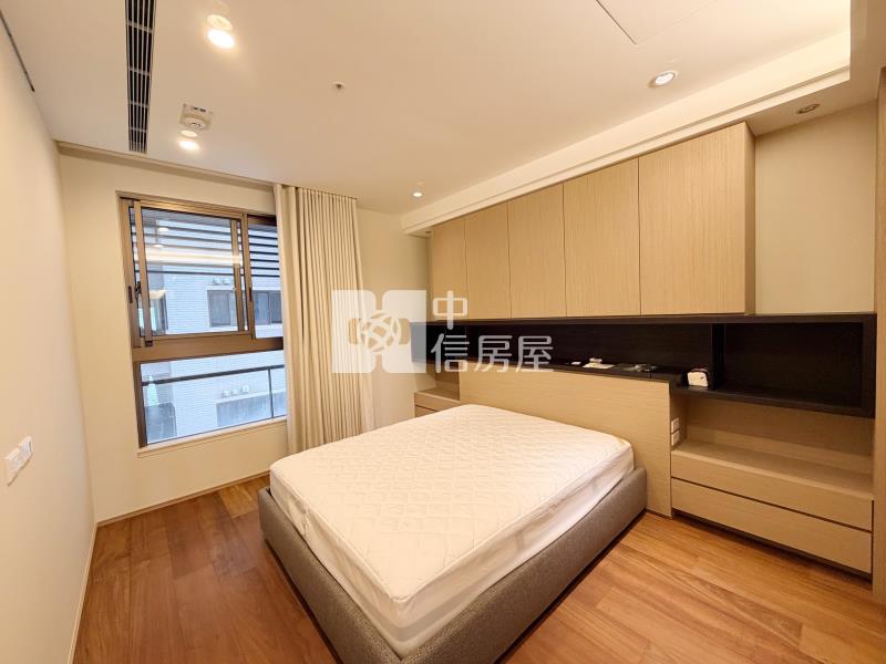 順天御南苑面公園四房雙車房屋室內格局與周邊環境