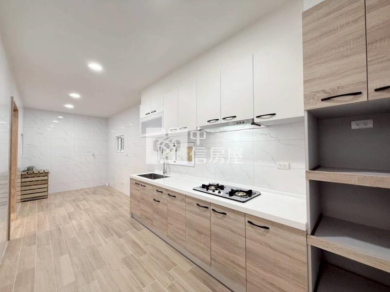 屏東長治鬧區歐式風格整新車墅房屋室內格局與周邊環境