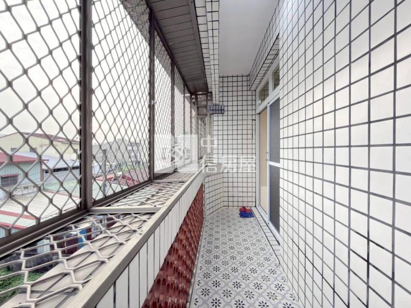 屏東長治鬧區歐式風格整新車墅房屋室內格局與周邊環境