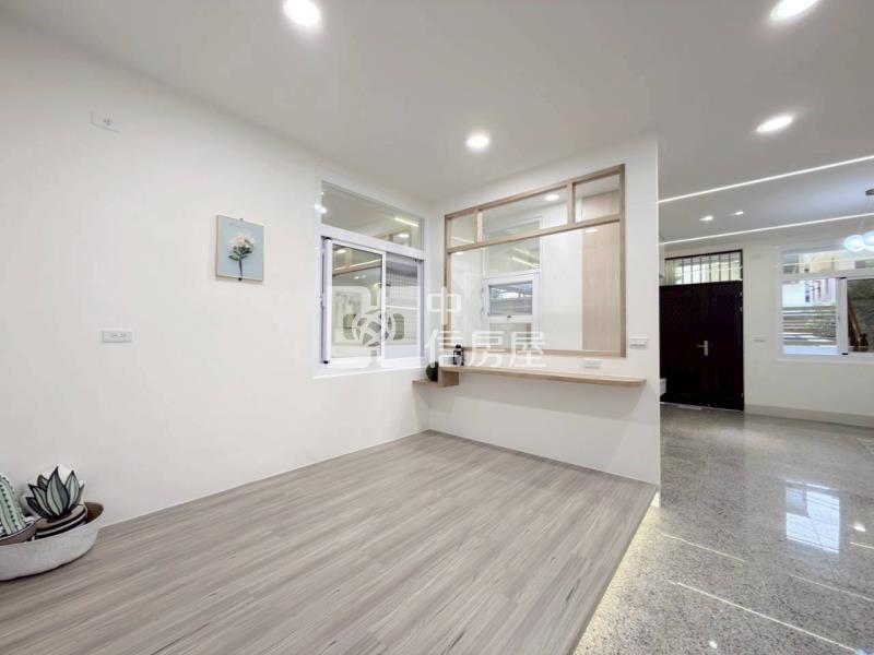 屏東長治鬧區歐式風格整新車墅房屋室內格局與周邊環境