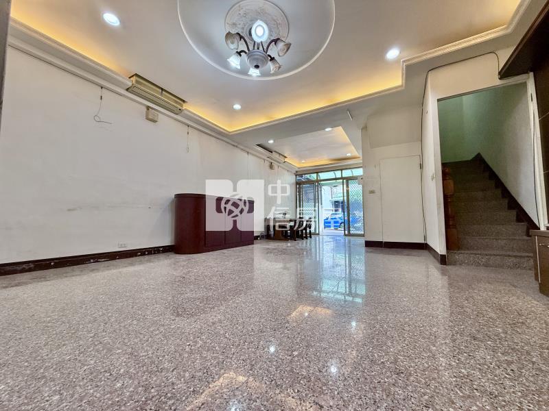 太平運動場旁臨路大面寬4房雙車透天房屋室內格局與周邊環境