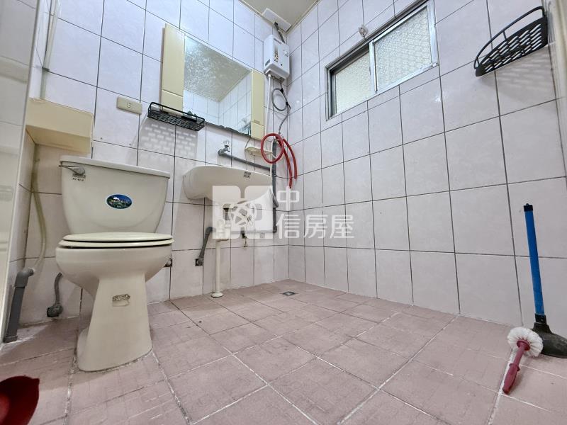 太平運動場旁臨路大面寬4房雙車透天房屋室內格局與周邊環境