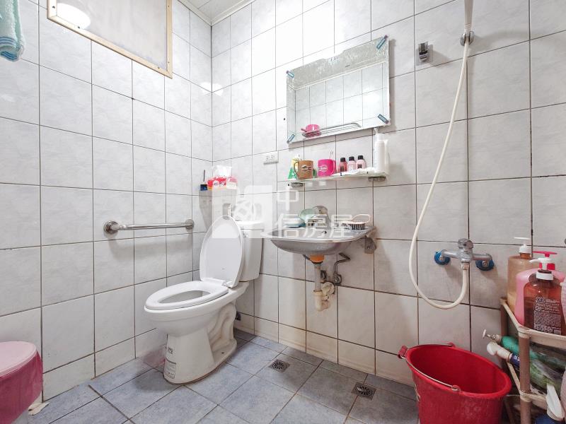 安居樂業三房車位房屋室內格局與周邊環境