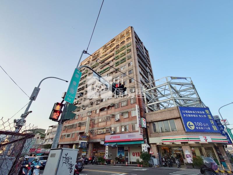 安居樂業三房車位房屋室內格局與周邊環境