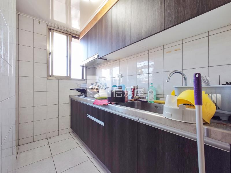 安居樂業三房車位房屋室內格局與周邊環境