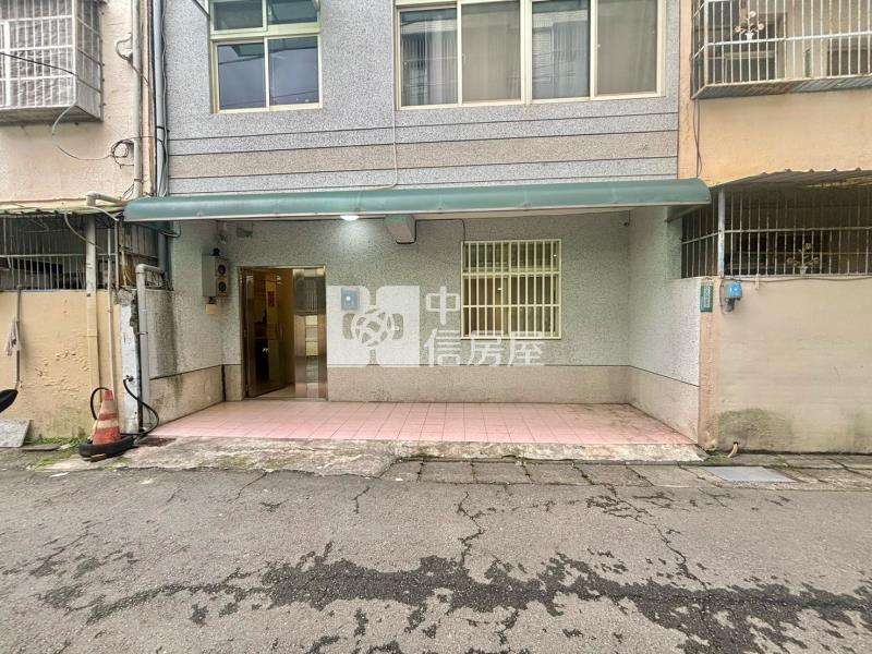 近山仔頂市場大面寬超值透天房屋室內格局與周邊環境