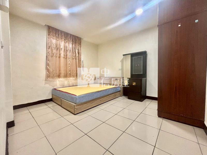 近山仔頂市場大面寬超值透天房屋室內格局與周邊環境