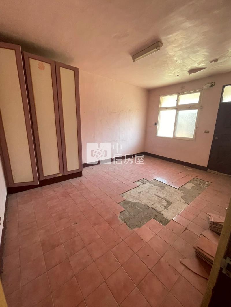 斗六理想社區車庫透天房屋室內格局與周邊環境