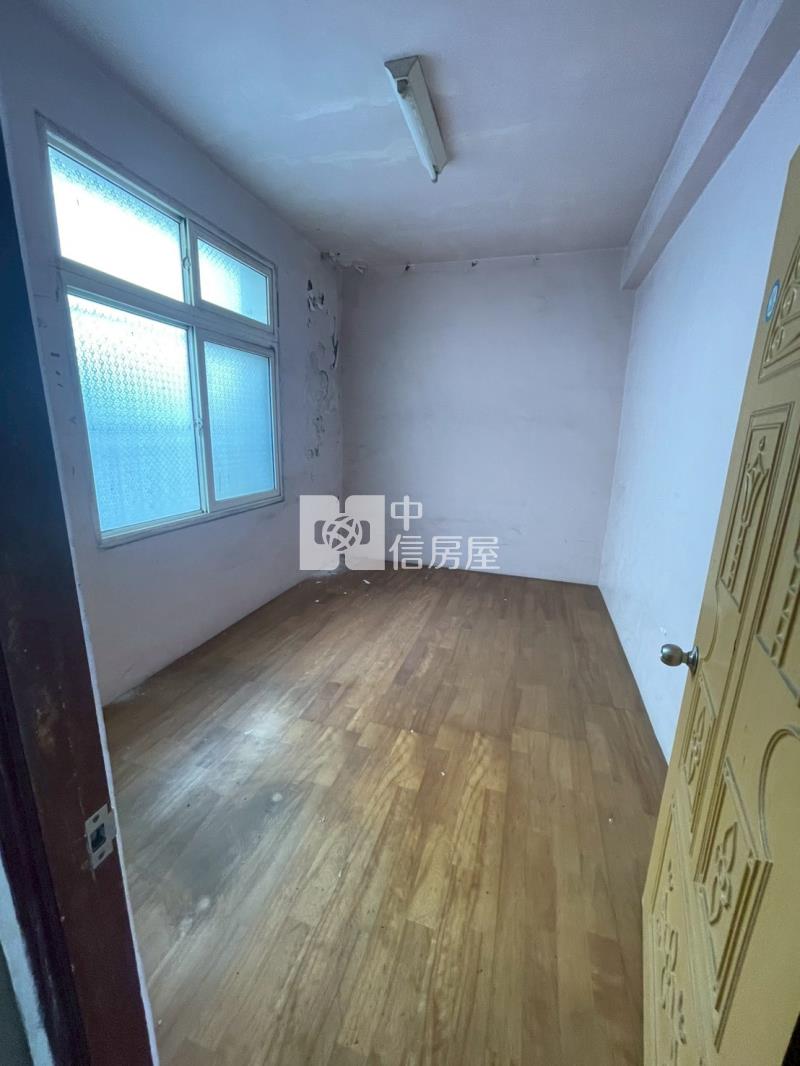 斗六理想社區車庫透天房屋室內格局與周邊環境